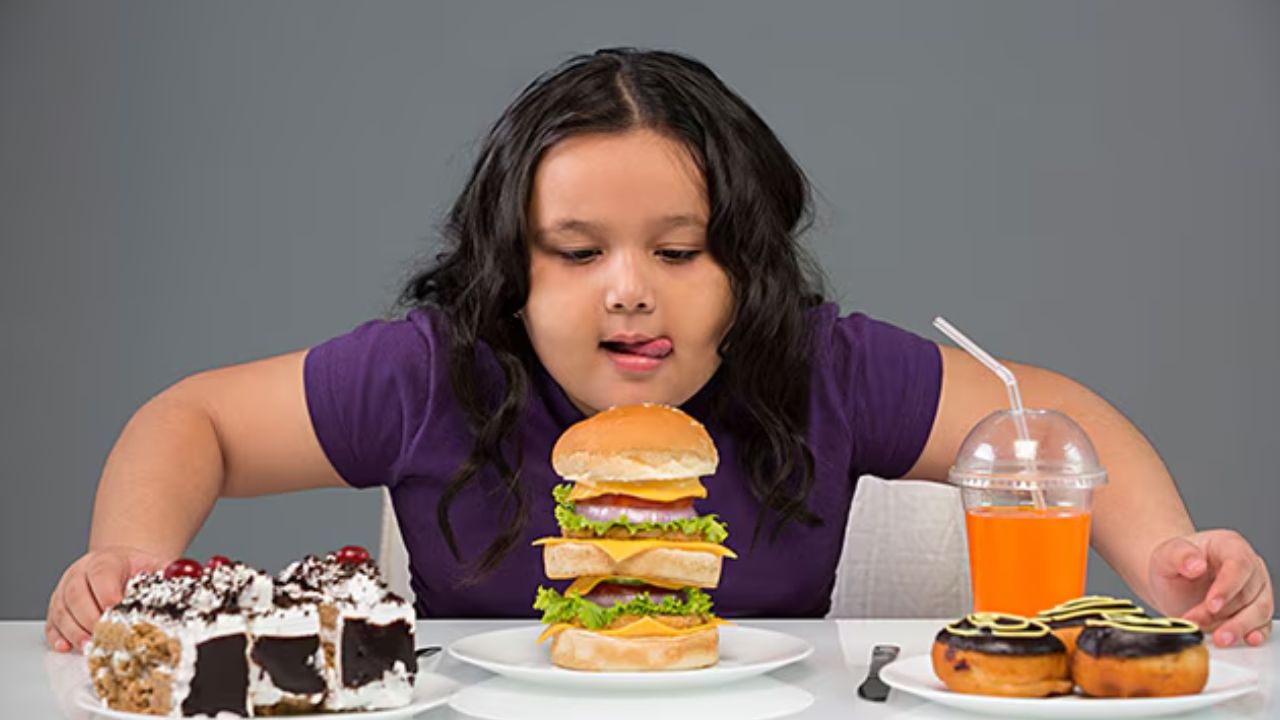 Health Tips: పిల్లలకు ఈ ఫుడ్ అస్సలు పెట్టకండి.. కంట్రోల్ చేయకపోతే..