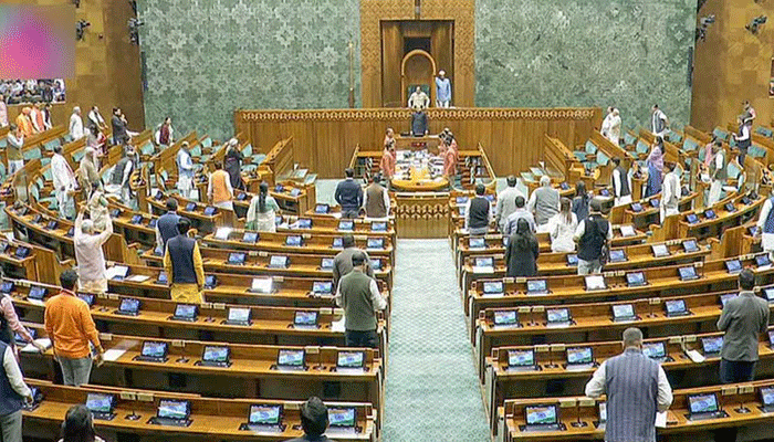 Lok Sabha Adjourned: తొలిరోజే విప‌క్షాల నిర‌స‌న‌.. లోక్‌స‌భ రేప‌టికి వాయిదా