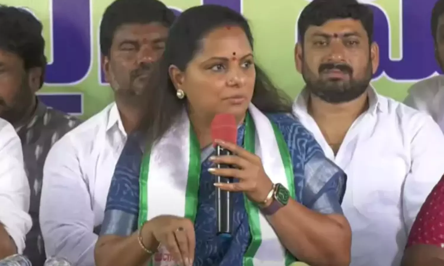 MLC Kavitha: ఎమ్మెల్సీ కవిత సంచలన ప్రకటన..72 గంటల పాటు నిరాహారదీక్ష