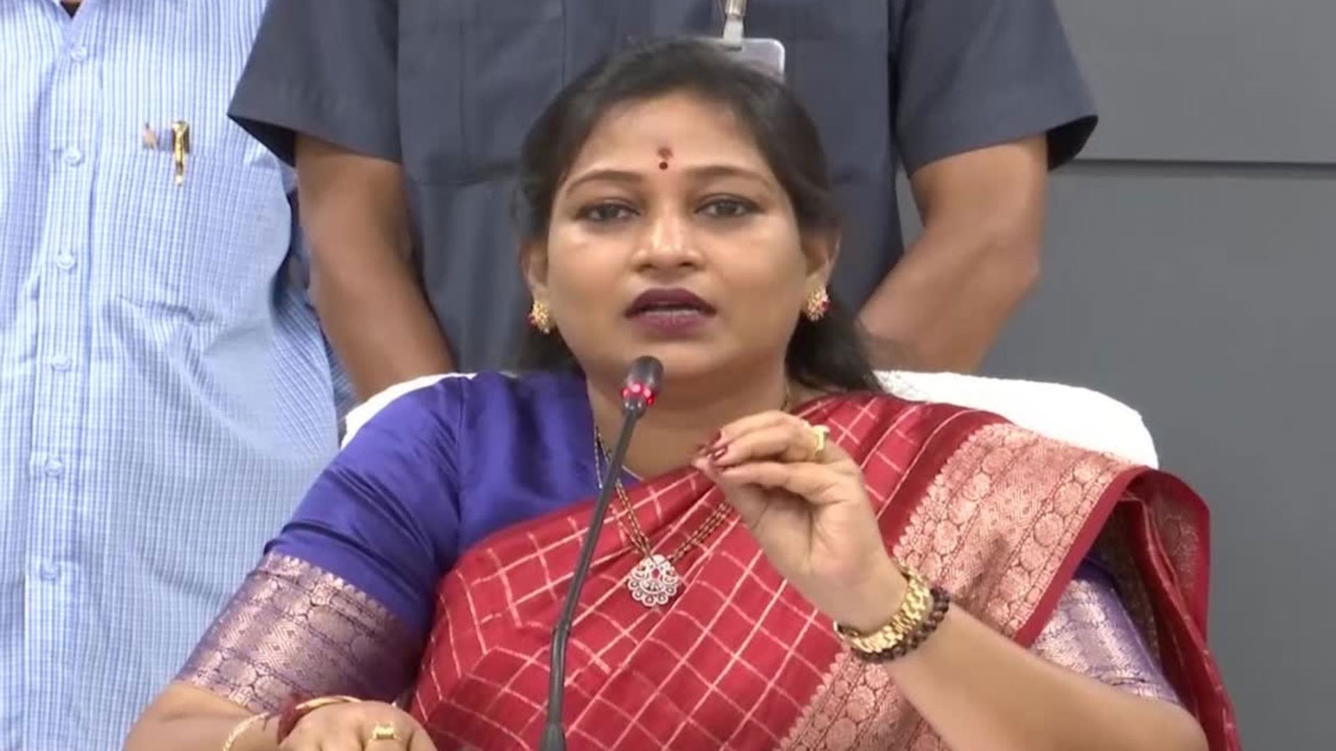 Minister Anitha: వరద ప్రాంతాల్లో ముందస్తు చర్యలు చేపట్టాలని ఆదేశం!