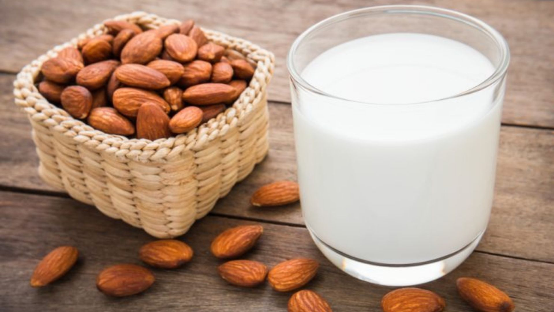 Almond Milk: ఈ పాలు రోజూ తాగితే.. బరువు తగ్గుతారా?