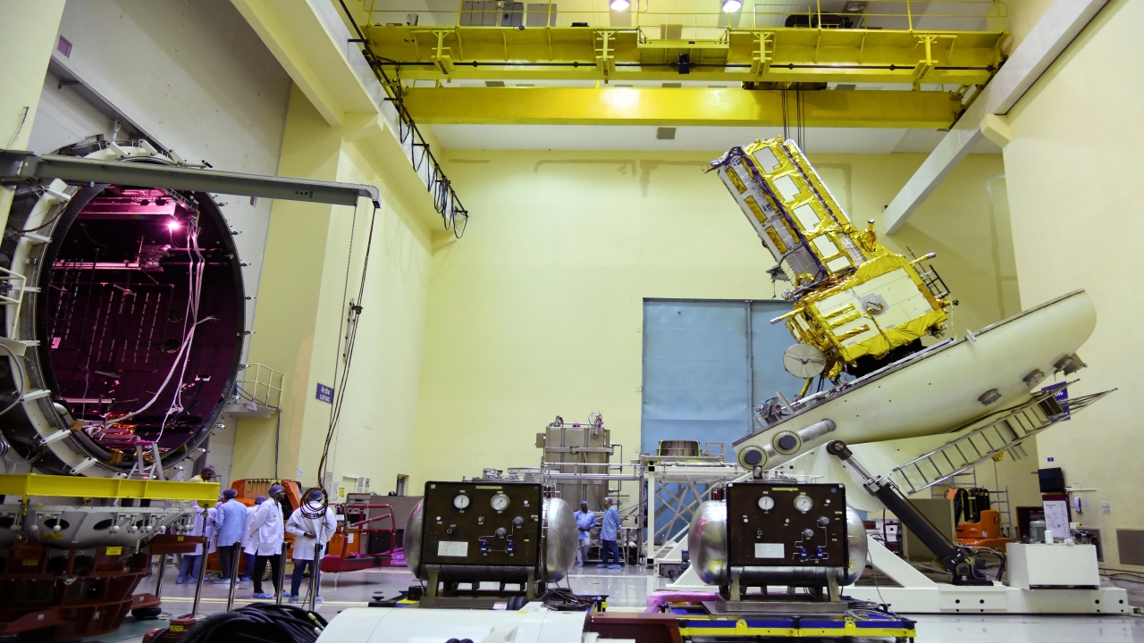 ISRO: ప్రయోగానికి సిద్ధంగా ఉన్న నిసార్ శాటిలైట్