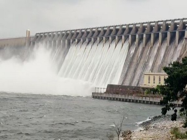 Nagarjuna Sagar Dam: 18 ఏళ్ల తర్వాత.. నాగార్జునసాగర్ గేట్లు ఎత్తి నీటి విడుదల