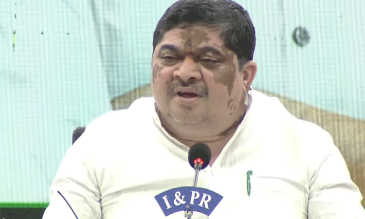 Ponnam Prabhakar: అన్ని పార్టీల్లో ఉన్న బీసీ నాయకులు సహకరించాలి: మంత్రి పొన్నం