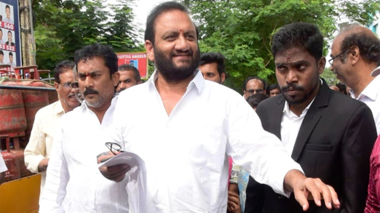Ex MLA Prasanna Kumar: పోలీసు విచారణకు హాజరైన మాజీ ఎమ్మెల్యే