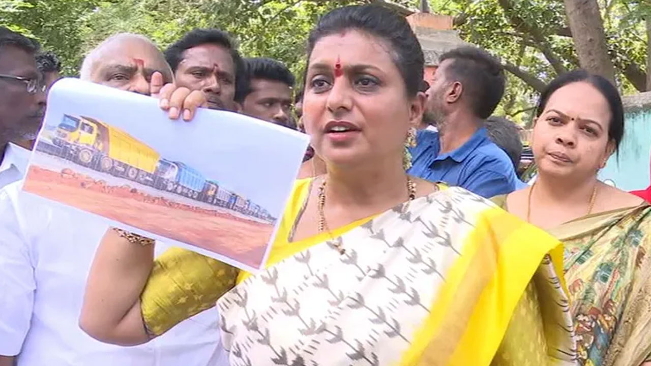 Rk Roja: గాలిలో గెలిచిన గాలిగాడు నగరి ఎమ్మెల్యే భాను ప్రకాశ్: మాజీమంత్రి రోజా కామెంట్స్