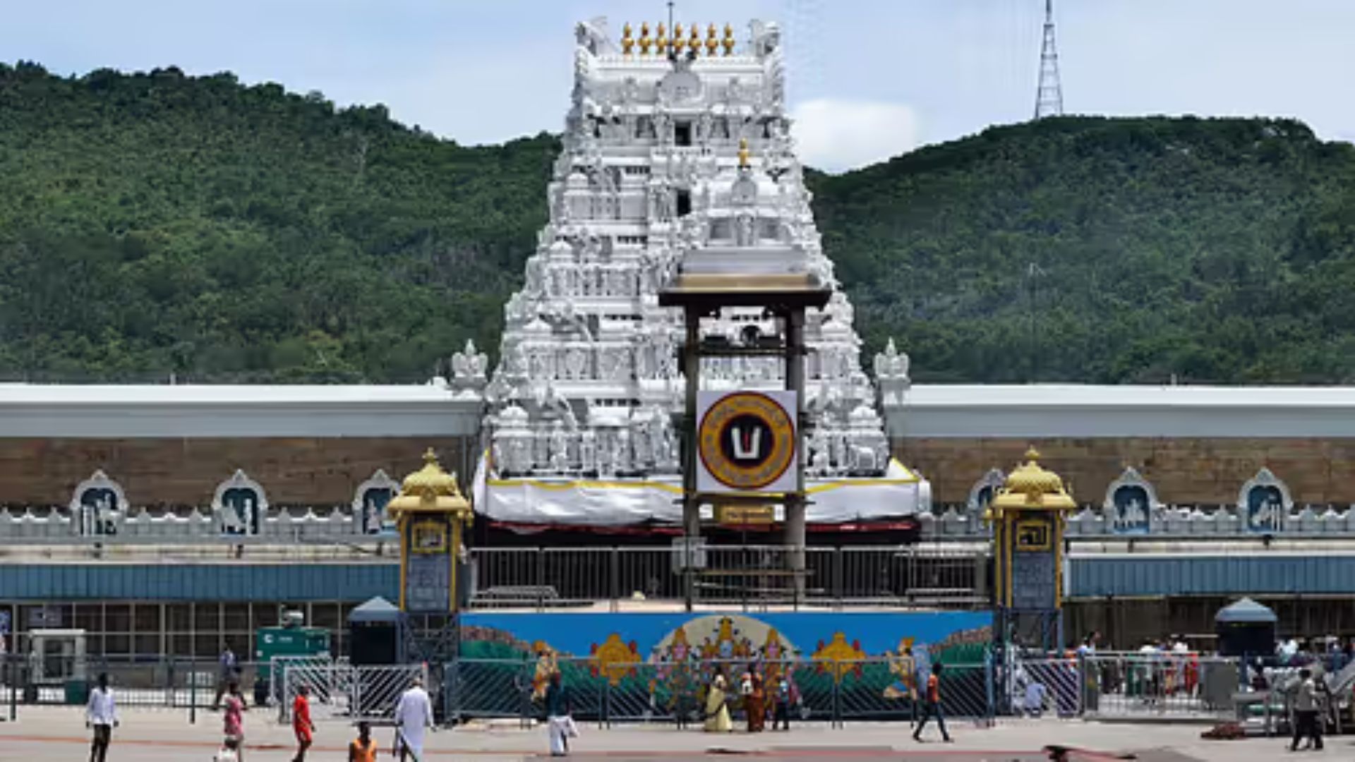 Tirumala: తిరుమలలో కొనసాగుతున్న భక్తుల రద్దీ..!!