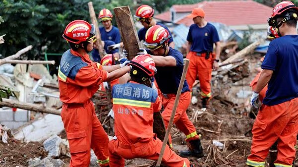 China floods: చైనాలో వరద బీభత్సం.. 34 మంది మృతి