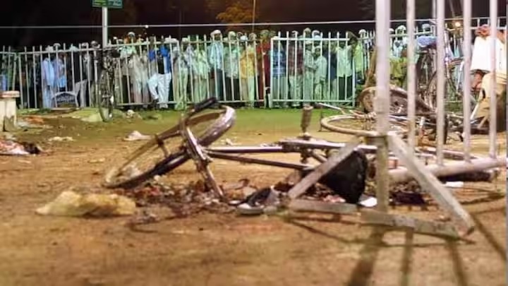 Malegaon blast case: మాలేగావ్ పేలుడు కేసు.. ఎన్ఐఏ కోర్టు సంచలన తీర్పు