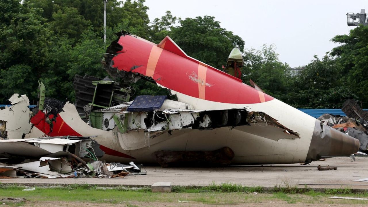 Air India Flight Crash: అమెరికా నుంచి ‘గోల్డెన్ ఛాసిస్’.. దర్యాప్తులో కీలకం
