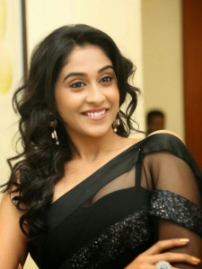 Rejina: అందంలో ఆకట్టుకుంటున్న రెజీనా..!