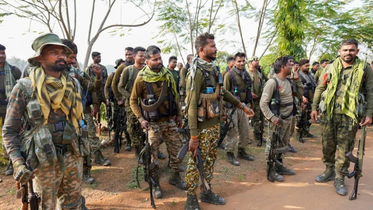 Chattisgarh Encounter: ఎదురుకాల్పుల్లో నలుగురు మావోల మృతి
