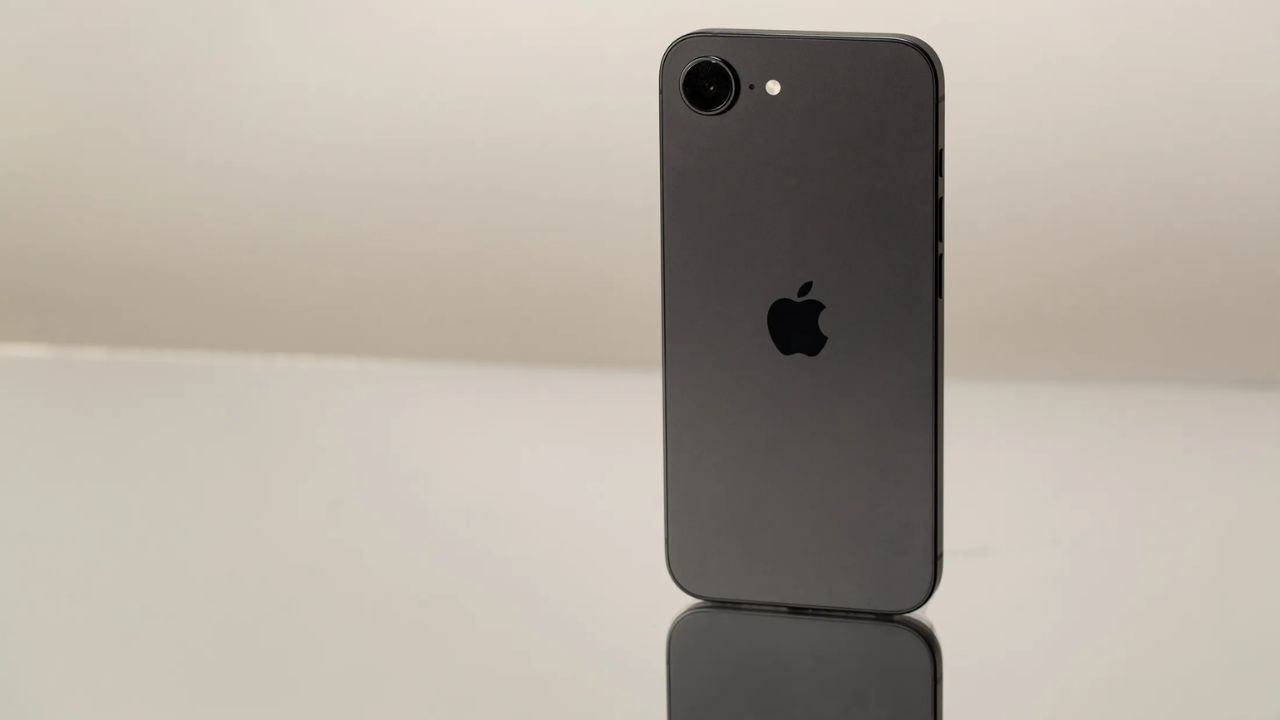 iPhone 16e Heavy Discount: ఆఫర్లే ఆఫర్లు.. ఈ ఐఫోన్‌పై హెవీగా డిస్కౌంట్.. చాలా భారీగా ఇస్తున్నారు..!