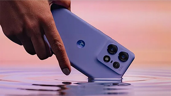 మోటరోలా తన కొత్త స్మార్ట్‌ఫోన్ ఎడ్జ్ 60 ప్రో పేరుతో విడుదల చేసింది