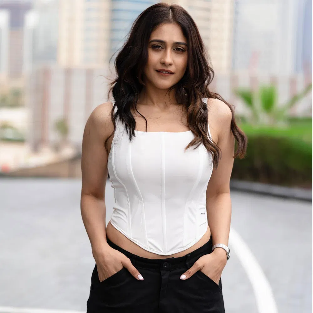 స్లో అండ్ స్టడీగా సినిమాలు చేస్తున్న క్రేజీ హీరోయిన్..