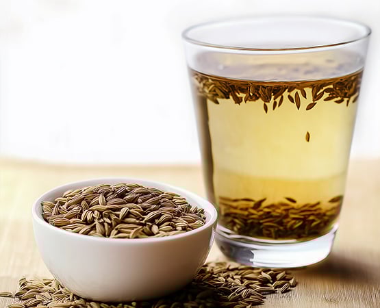 జీరా నీరు జీర్ణక్రియను మెరుగుపరుస్తుంది.