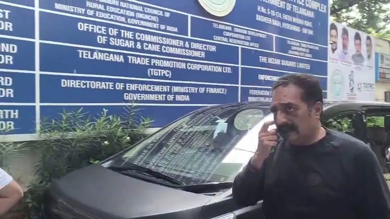 Prakash Raj @ED Investigation: ఈడీ విచారణకు హాజరైన నటుడు ప్రకాశ్ రాజ్..!