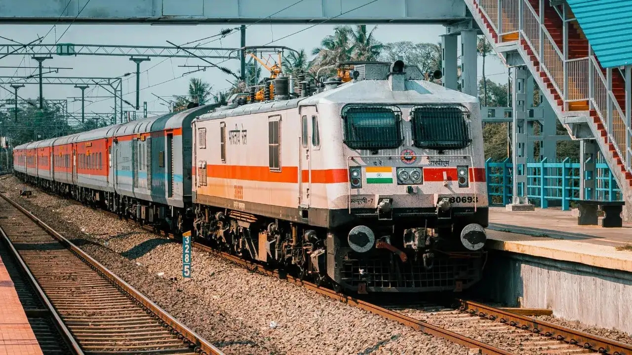 Railway Jobs: రైల్వేలో ఉద్యోగాలకు అప్లై చేశారా?