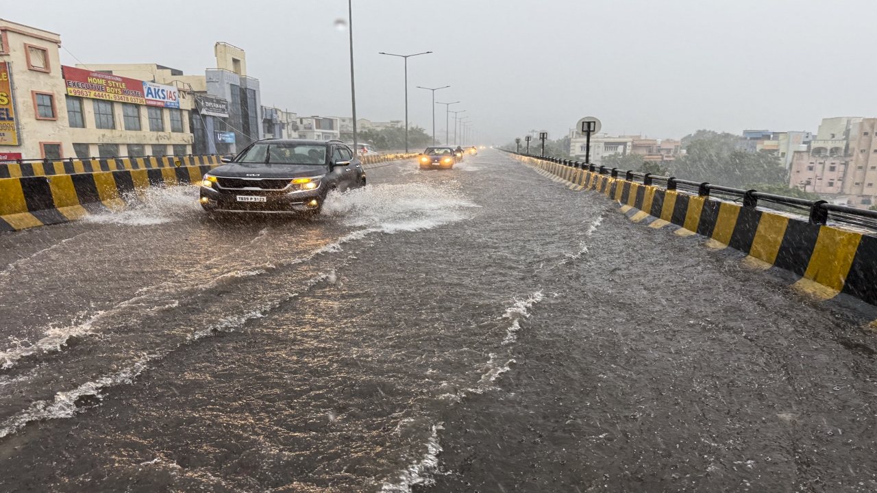 Heavy Rain: హైదరాబాద్ లో మళ్లీ దండికొడుతున్న వాన