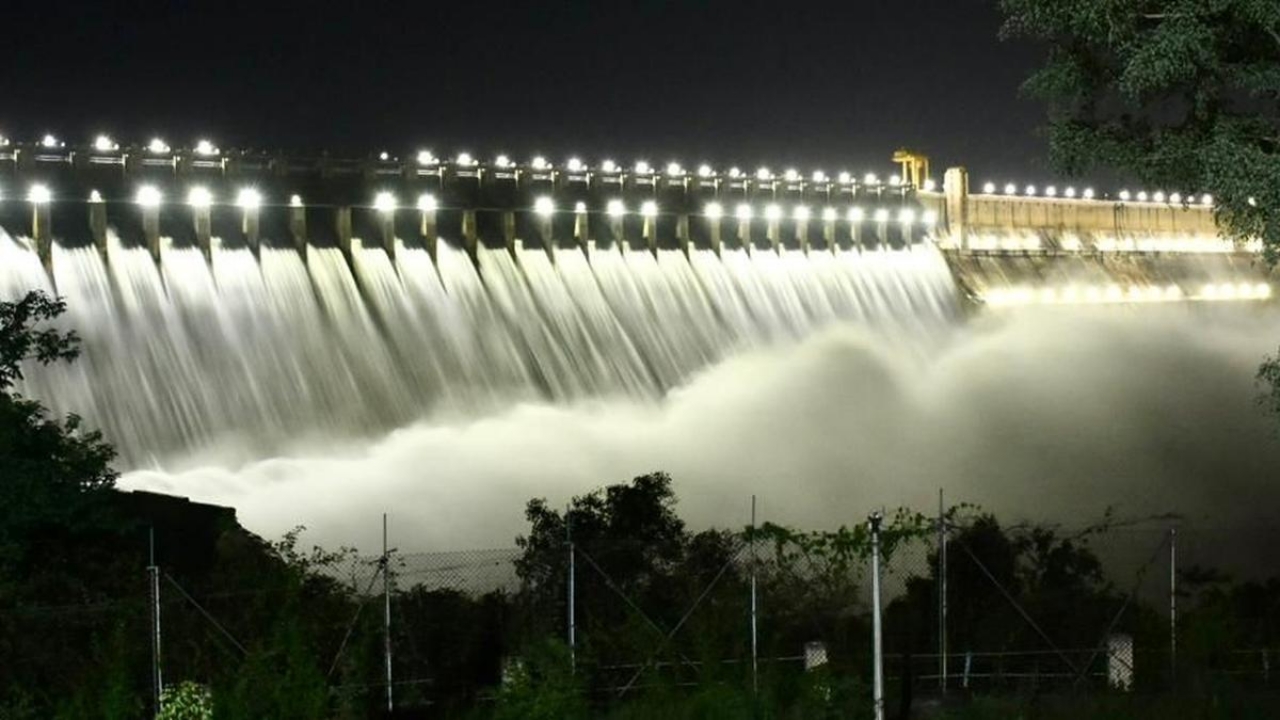 Nagarjuna Sagar: నాగార్జునసాగర్ కు కొనసాగుతున్న వరద