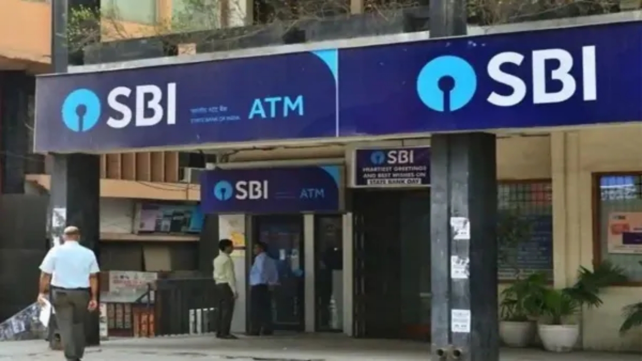 SBI FD Rates: ఎఫ్డీలపై వడ్డీ రేట్లు తగ్గించిన ఎస్బీఐ