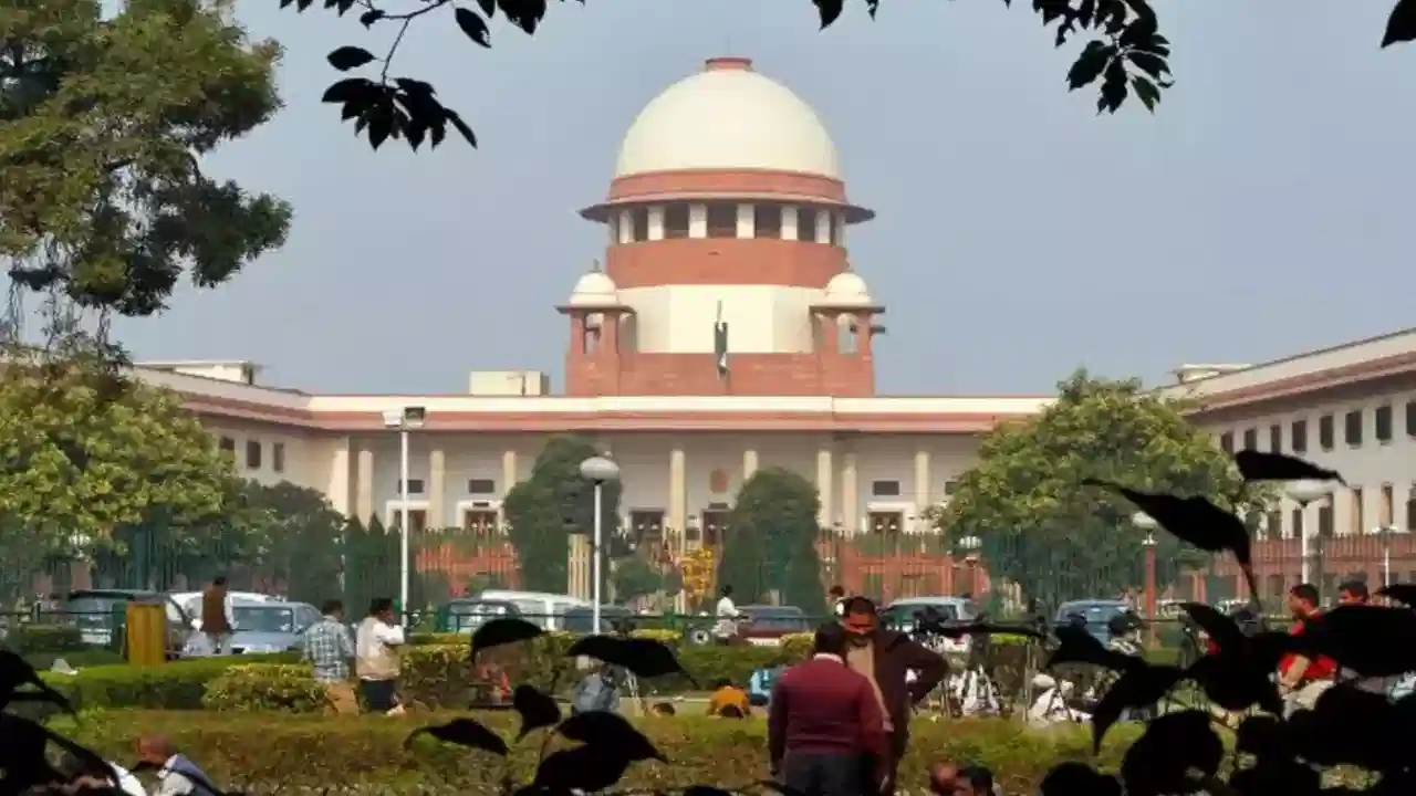 Supreme Court: పార్టీ మారిన ఎమ్మెల్యేలపై రేపే తుది తీర్పు