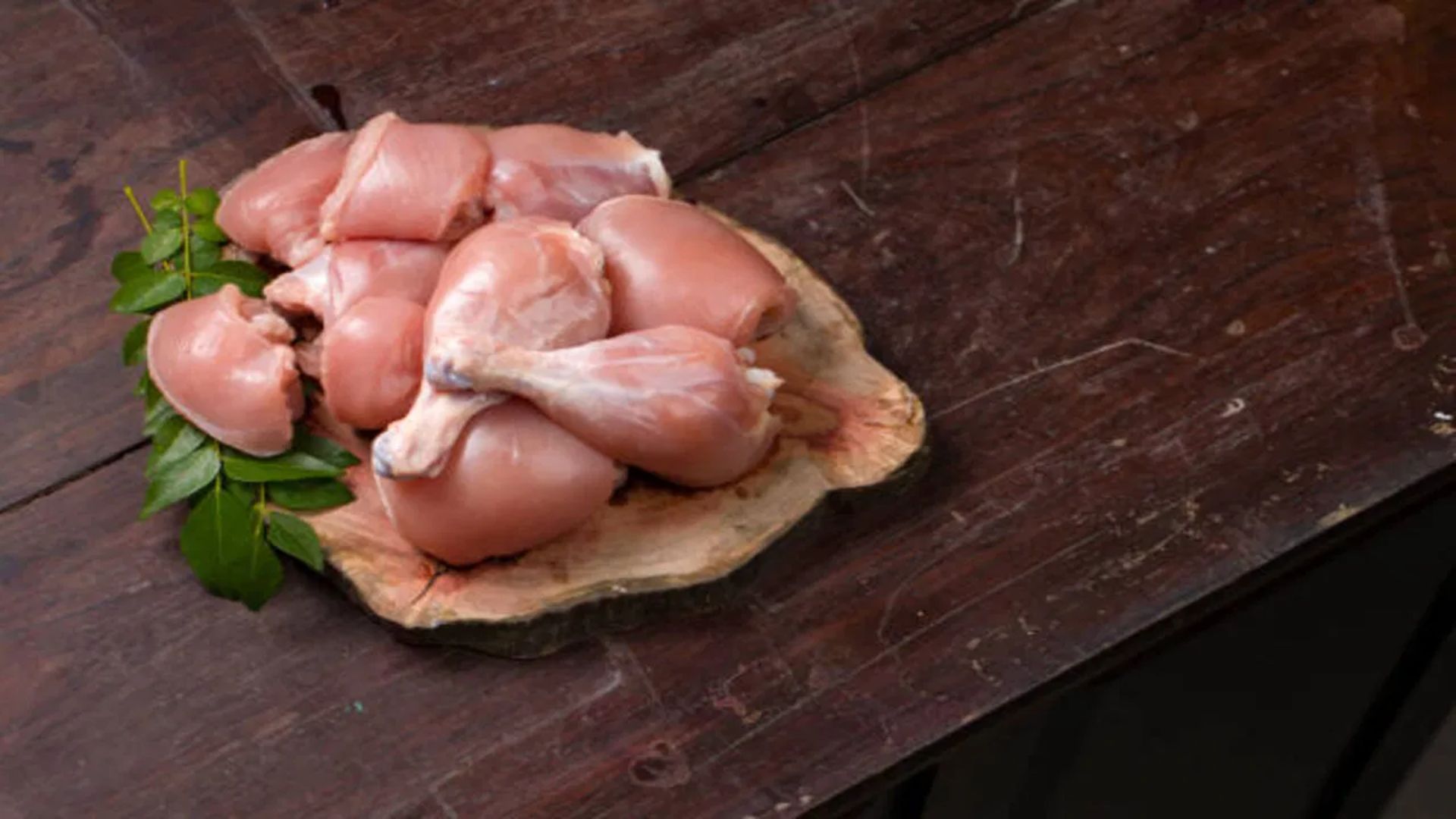 Chicken: ఫ్రిజ్ లో పెట్టిన చికెన్ తింటే ఏమవుతుంది?