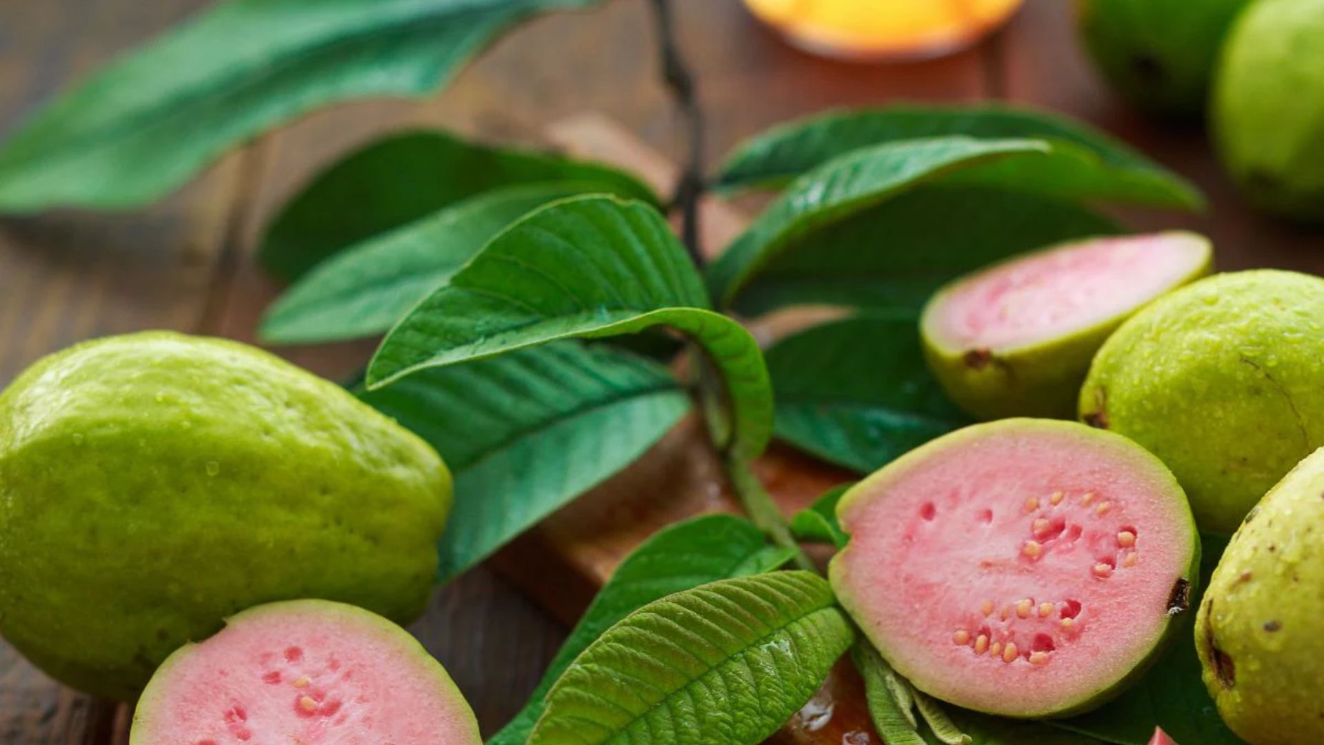 Guava Leaves: జామ ఆకులతో అద్భుతమైన ప్రయోజనాలు..! తెలిస్తే అస్సలు వదలరు