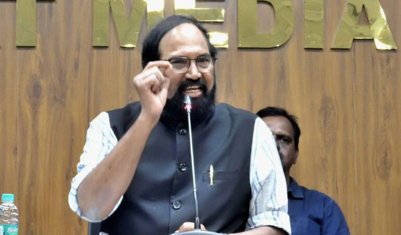 Minister Uttam Kumar Reddy: అన్ని విభాగాలకు సెలవులు రద్దు.. అధికారులు అప్రమత్తంగా ఉండండి!