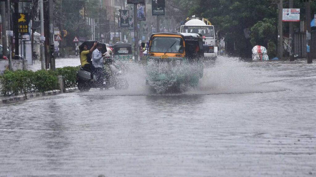 Rain Alert: బిగ్ అలర్ట్.. నేటి నుంచి రెండురోజుల పాటు భారీ నుంచి అతిభారీ వర్షాలు