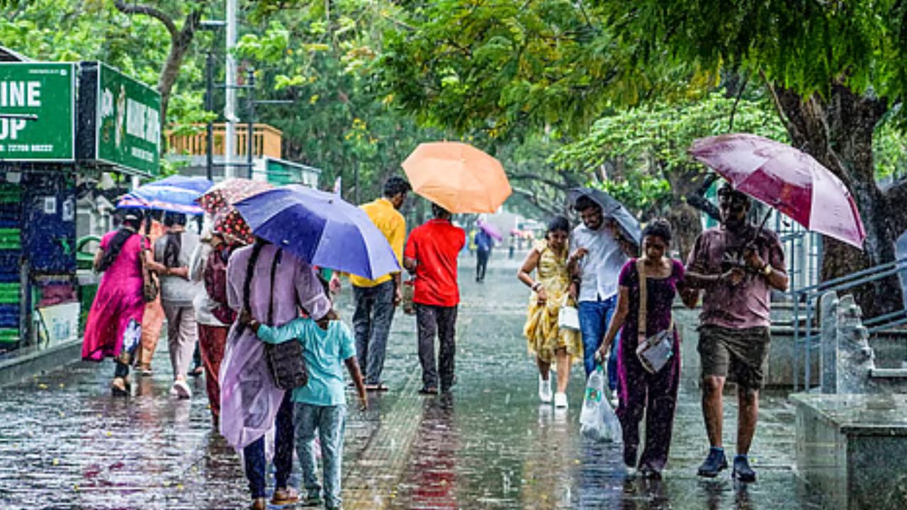 Weather Update: తెలుగు రాష్ట్రాలకు బిగ్ అలర్ట్.. ఈ జిల్లాల్లో 3 రోజులు భారీ వర్షాలు