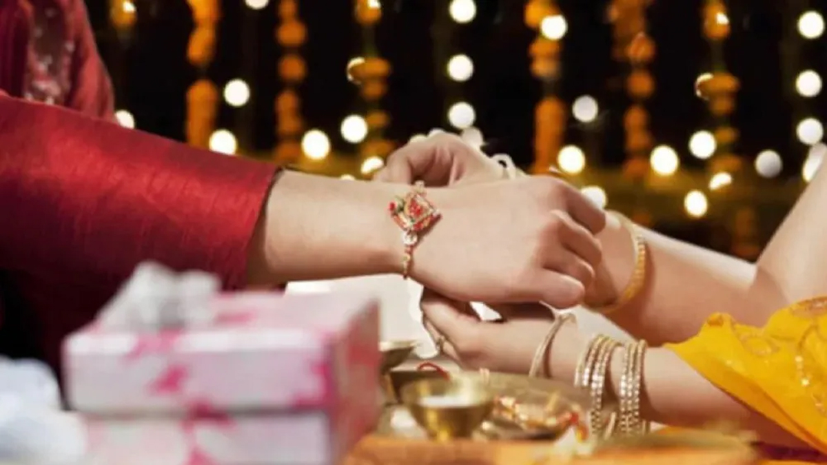 Raksha Bandhan 2025: రాఖీ పౌర్ణమి ప్రత్యేకత, విశిష్టత ఏంటో తెలుసా?