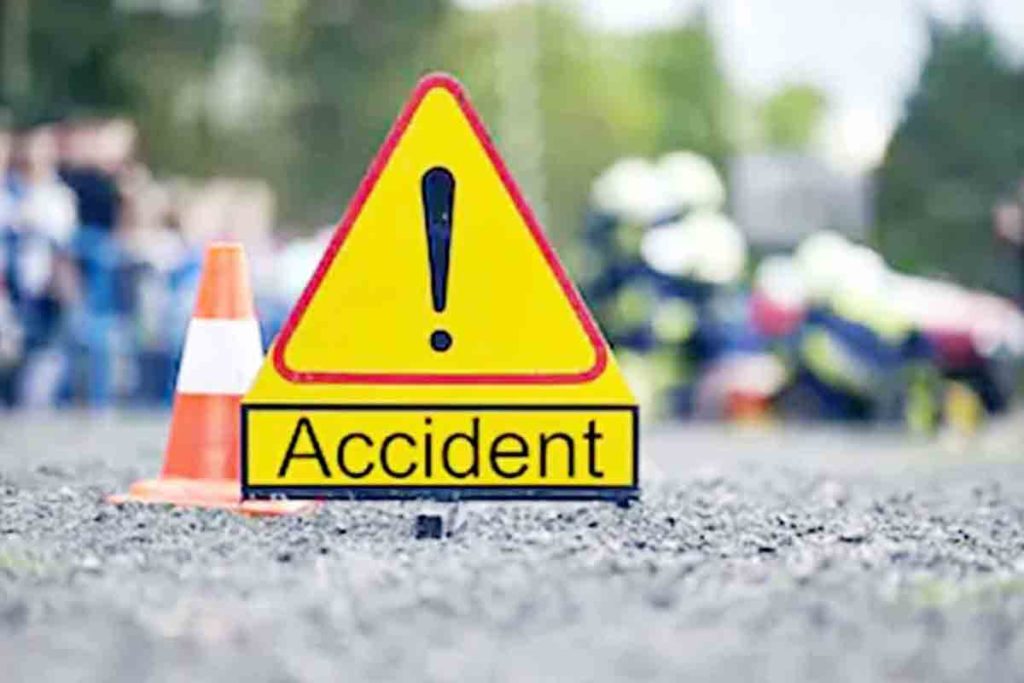 Road Accident: ఏపీలో ఘోర రోడ్డు ప్రమాదం.. యువతి, యువకుడు దుర్మరణం