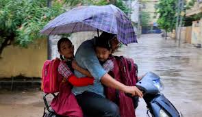 School Holidays: భారీ వర్షాలు.. ఈ జిల్లాల్లో స్కూళ్లకు 5 రోజులు సెలవులు