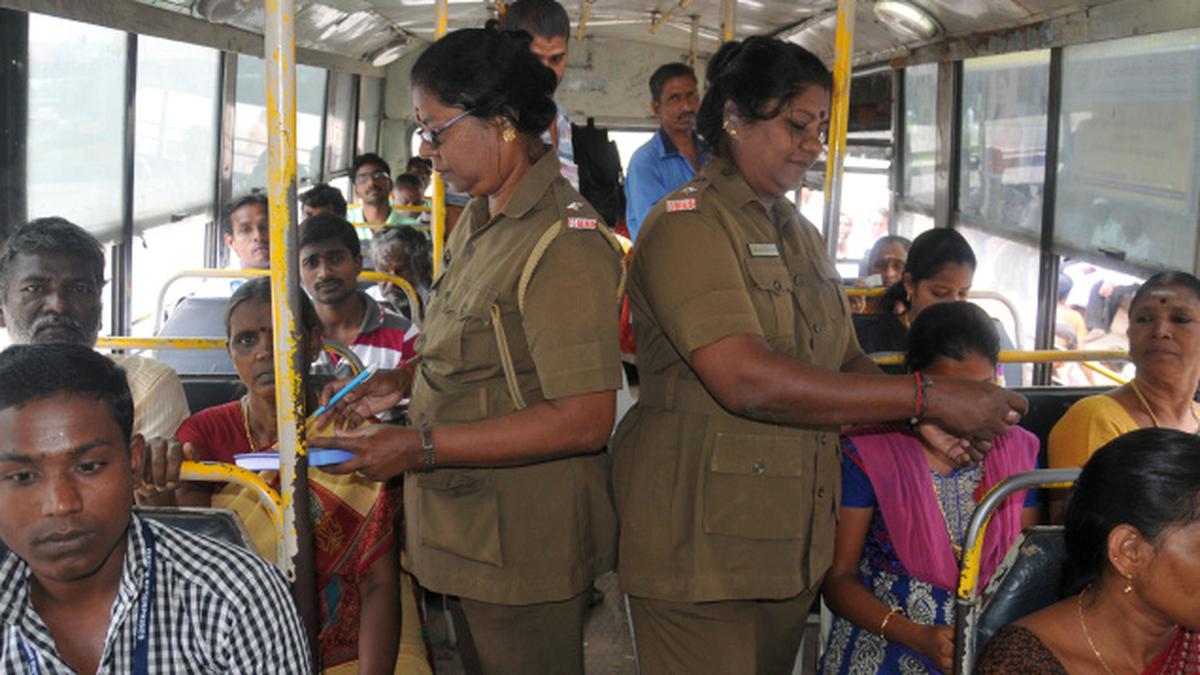 Shri Shakti Scheme: ఏపీ స్త్రీశక్తి పథకం.. మహిళా కండక్టర్ల యూనిఫాంకు కెమెరా