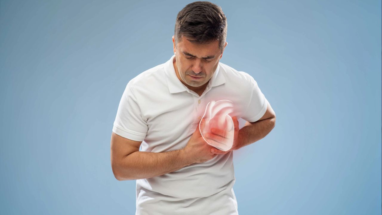 Heart Attack Symptoms: గుండె పోటును సూచించే సంకేతాలు ఇవే.!