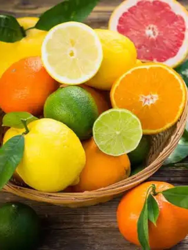 Health Tips: పాలతో ఈ పండ్లను అస్సలు తినకూడదు.. అవేంటంటే..!