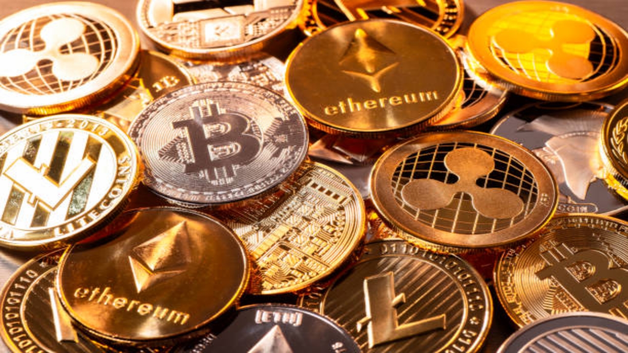 Bitcoin: కోట్లలో విలువ పెంచుకుంటున్న క్రిప్టో కరెన్సీ