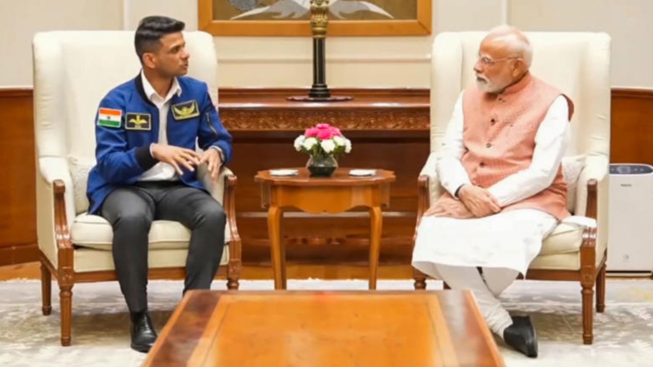 Shubhanshu Shukla: ప్రధానిని కలిసిన శుభాన్షు శుక్లా..! అభినందించిన మోదీ.!