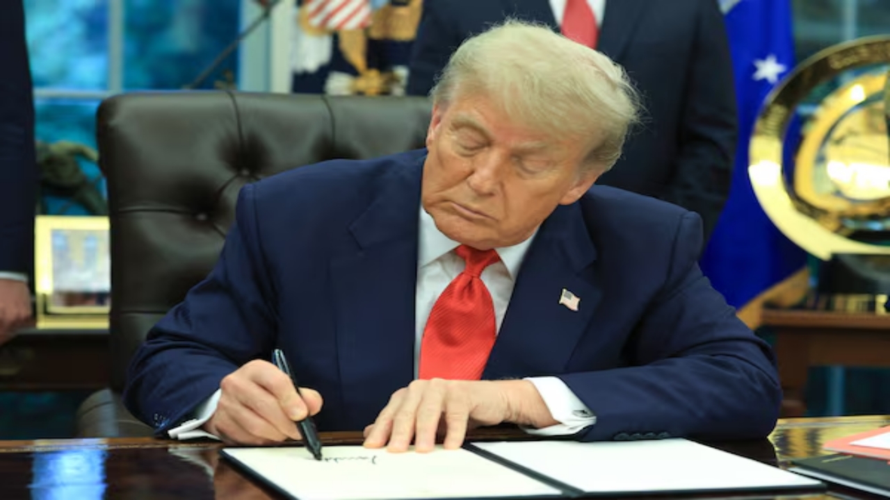 Donald Trump: భారత్ పై 50 శాతం సుంకాలు విధించిన అమెరికా