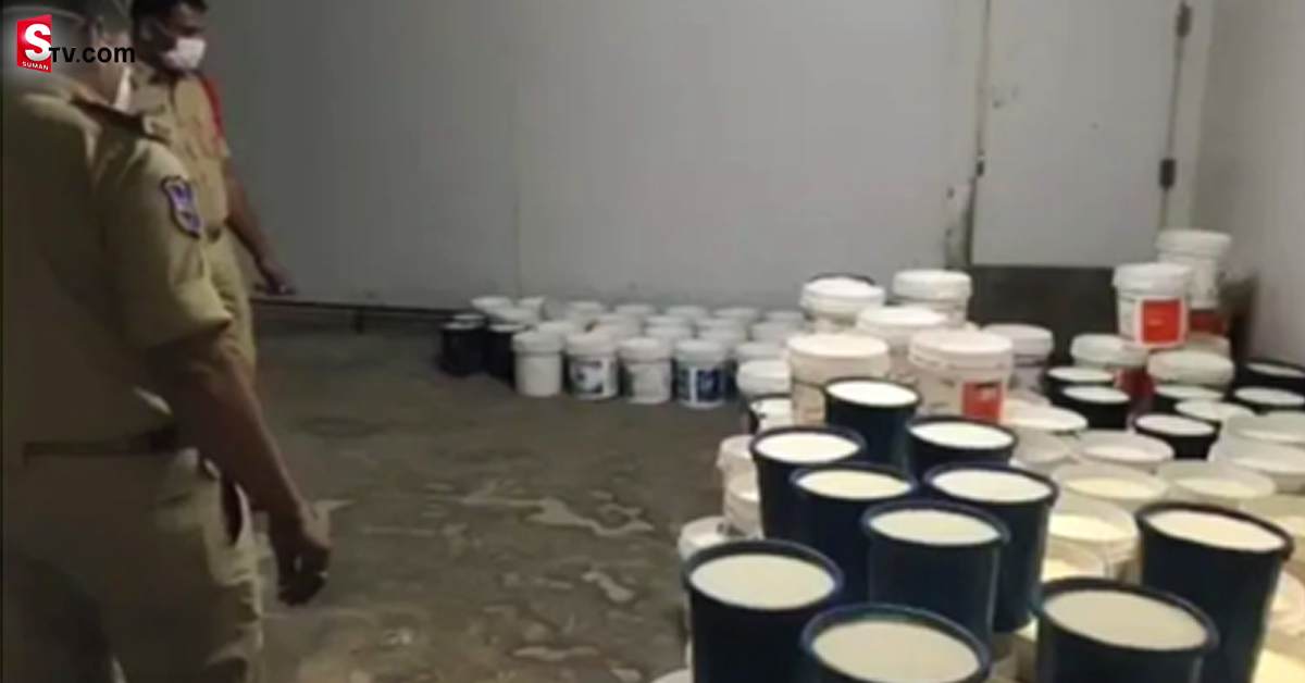 Pavitra making Adulterated milk 