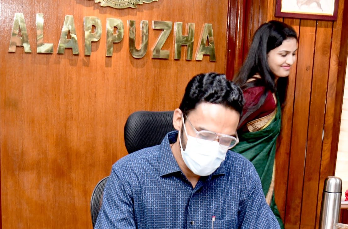 IMG-20220726-WA0019 Sriram Venkitaraman taking charge as Alapuzha district collector on Tuesday. (South First)