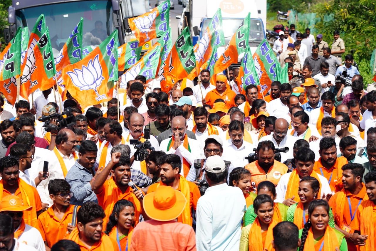 Bandi Sanjay on Day-21 of his Praja Sangrama Yatra at Kunoor village of the Jangaon district on Friday, 26 August. (BJP4Telangana/ Twitter)