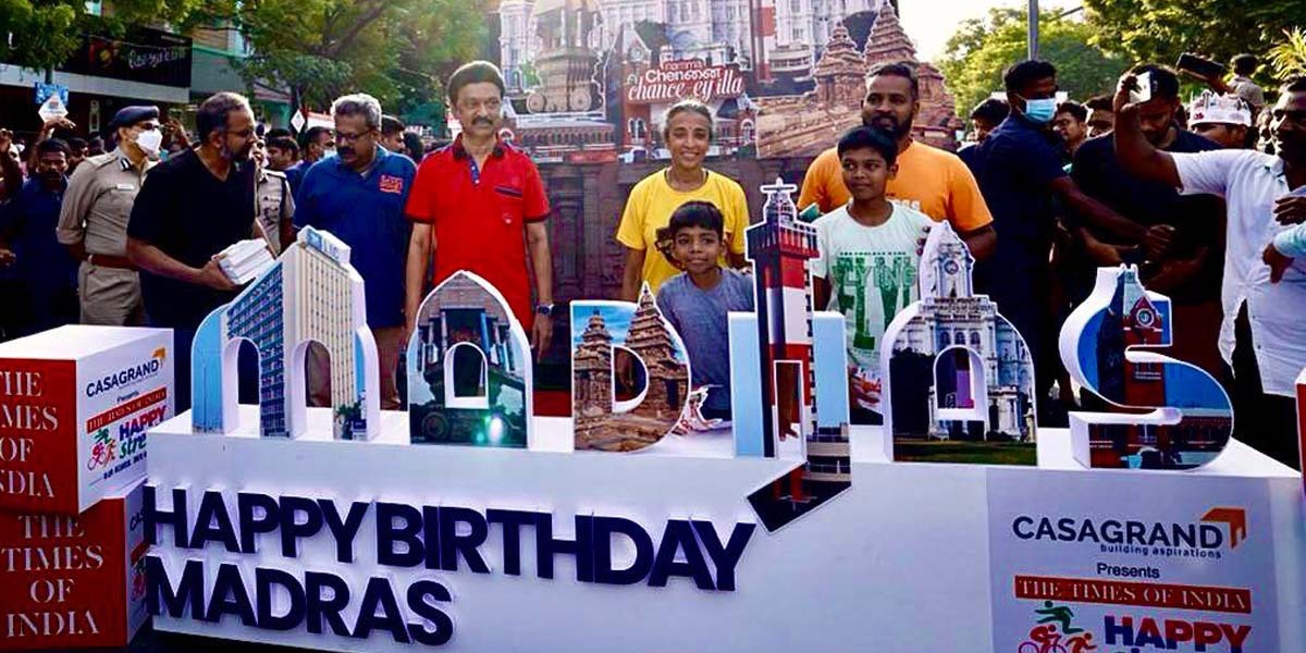 CM Stalin plays sports at “Happy Streets” event. (South First)