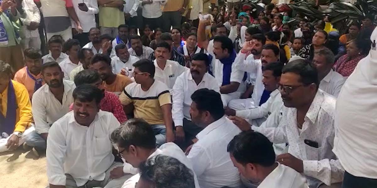 Dalit Rights activicts protesting at Chitradurga on Thursday, 1 Spetember. (South First)