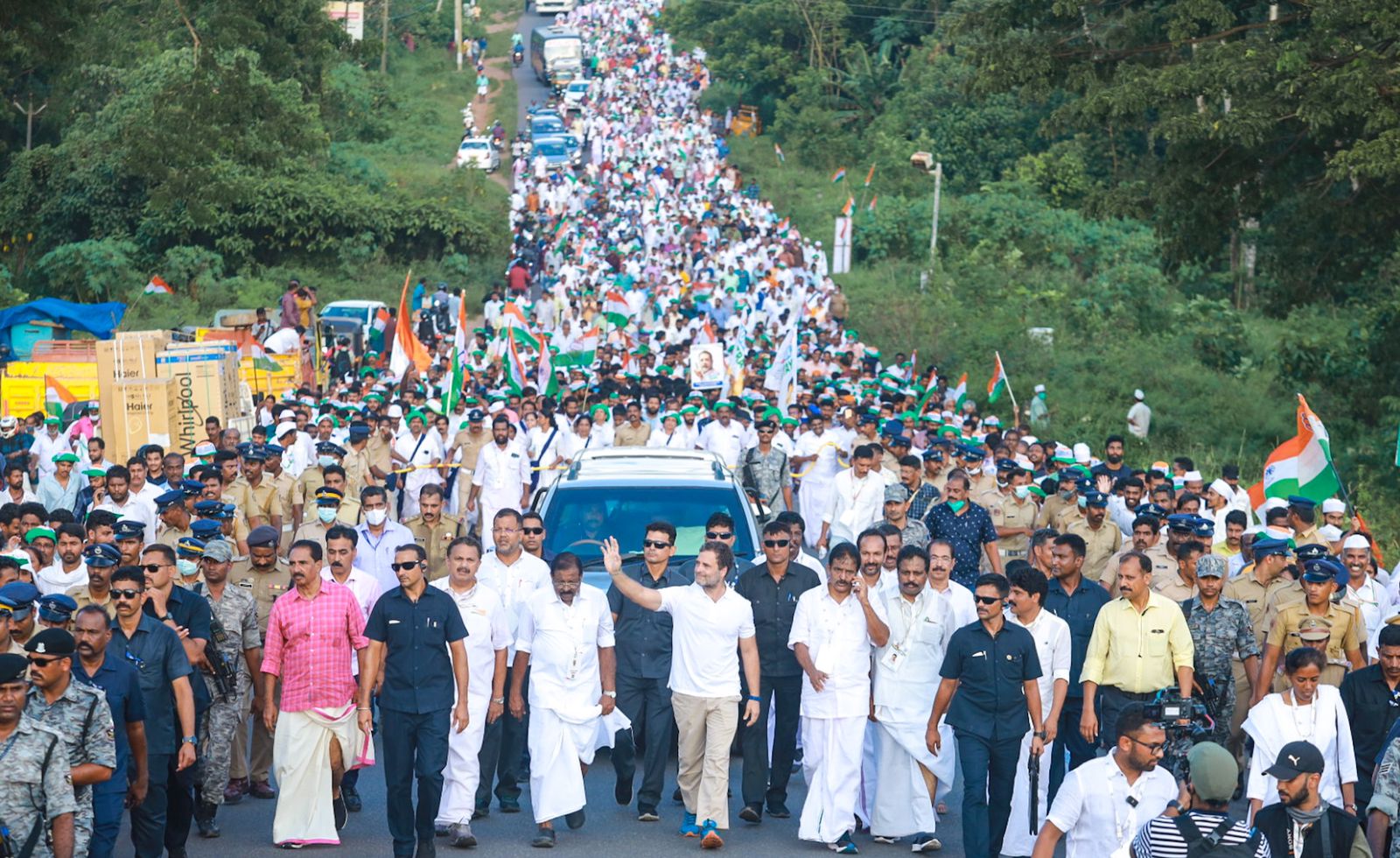Sea of supporters and Congress workers join Rahul Gandhi as Bharat Jodo Yatra arrives in Kollam in Kerala on 14 September. (Supplied)