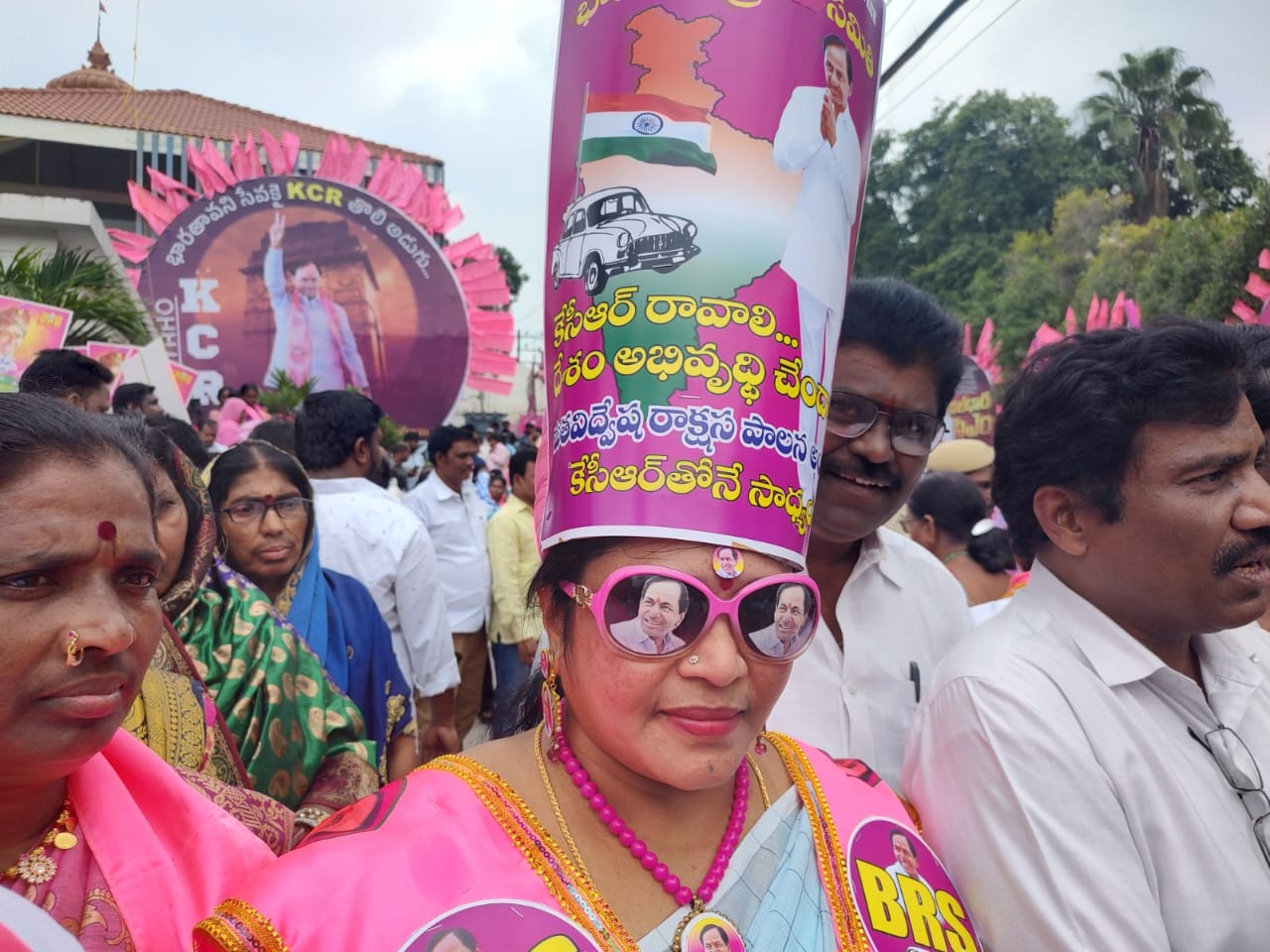 KCR launches national party Bharat Rashtra Samithi