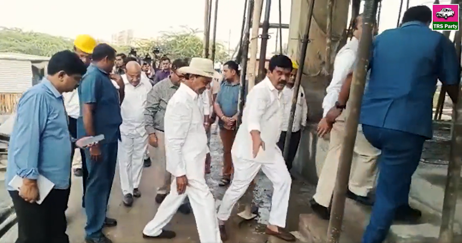 Telangana CM KCR visiting under-construction Bharat Rashtra Samiti (BRS) office in Vasant Vihar, Delhi. (Screengrab)