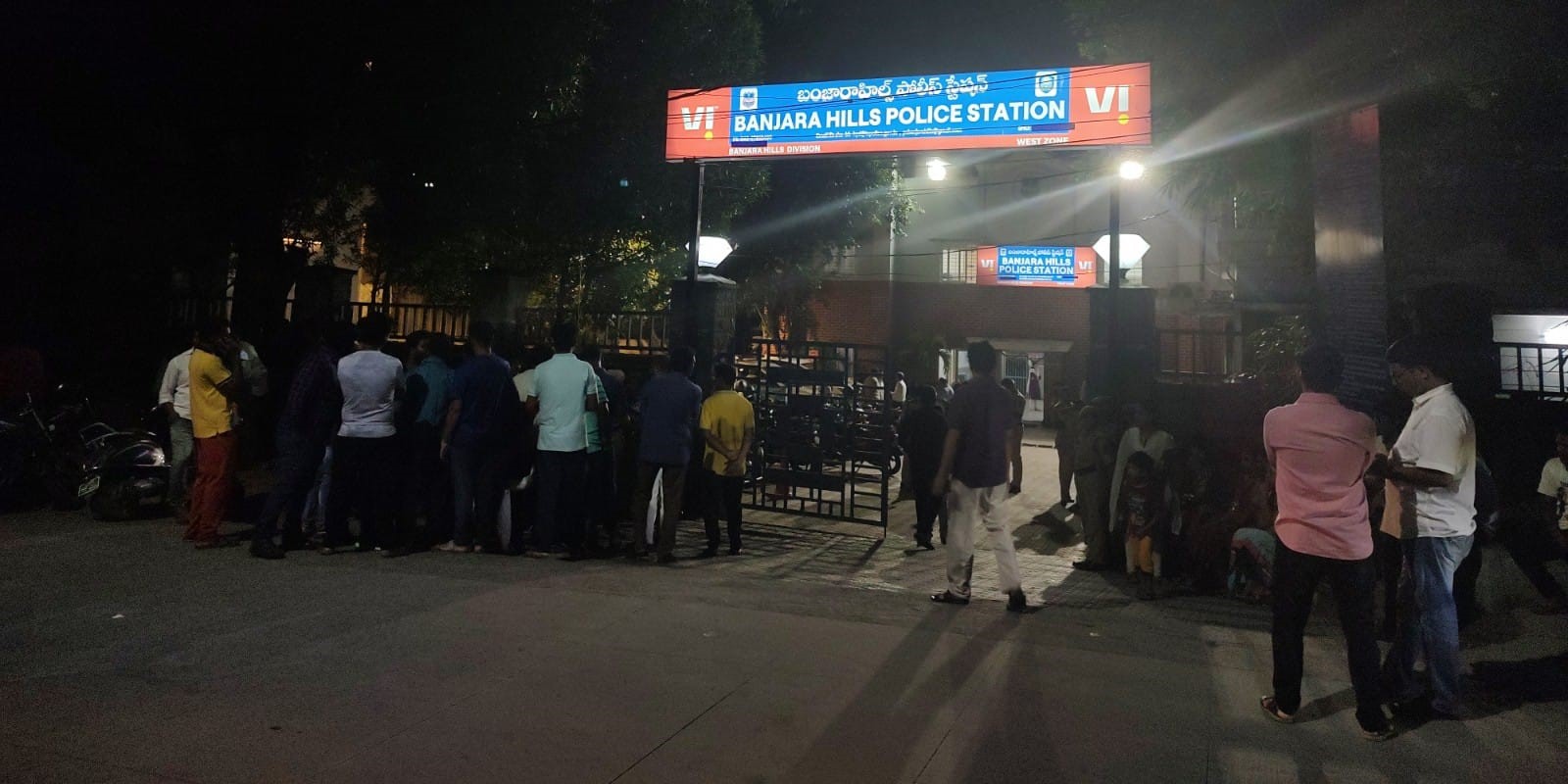 Banjara Hills Police Station Protest Prants protests outside the Banjara Hills Police Station on Tuesday, 18 October, 2022. (Ajay Tomar/South First)