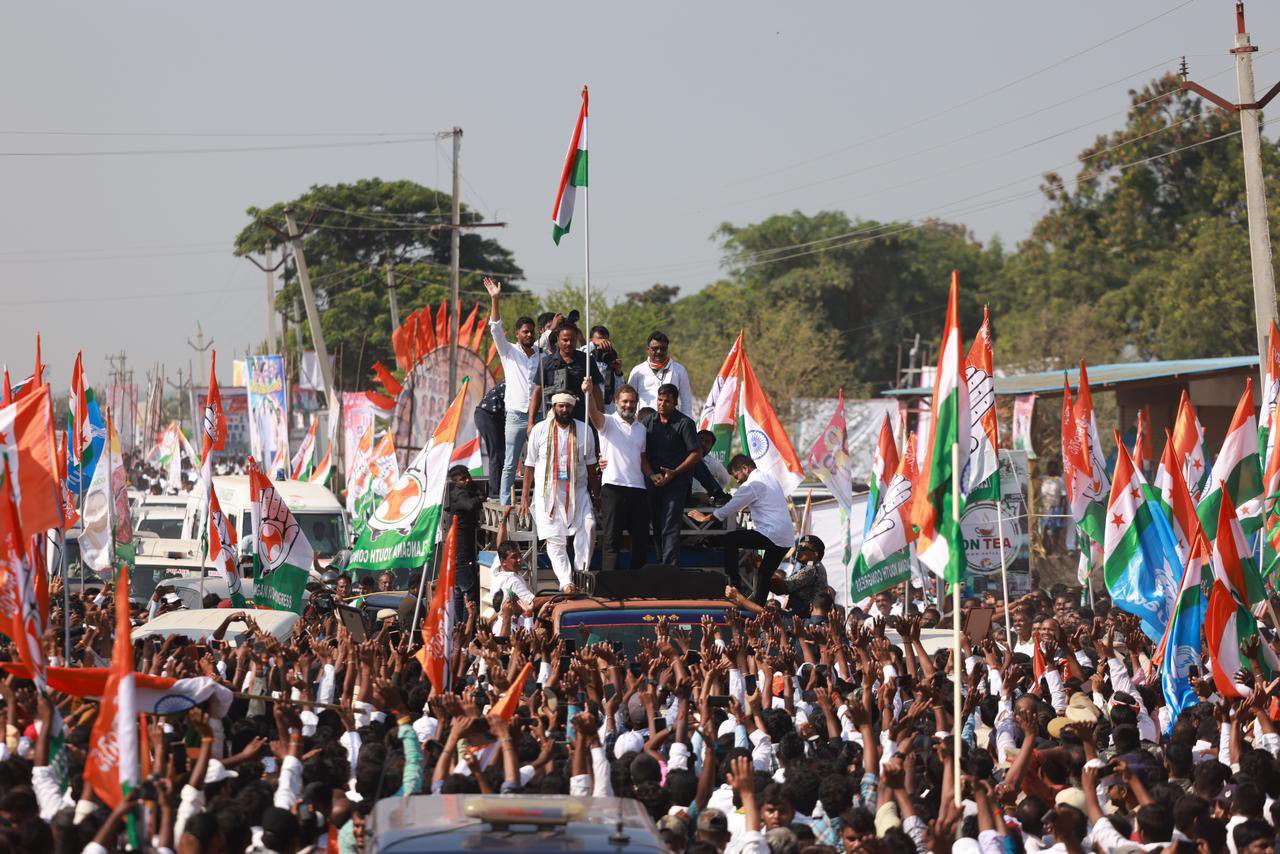BharatJodoTelanagana Rahul Gandhi-led Bharat Jodo Yatra was accorded a rousing welcome as it entered Telangana on Sunday, 23 October (Twitter/Bharat Jodo)